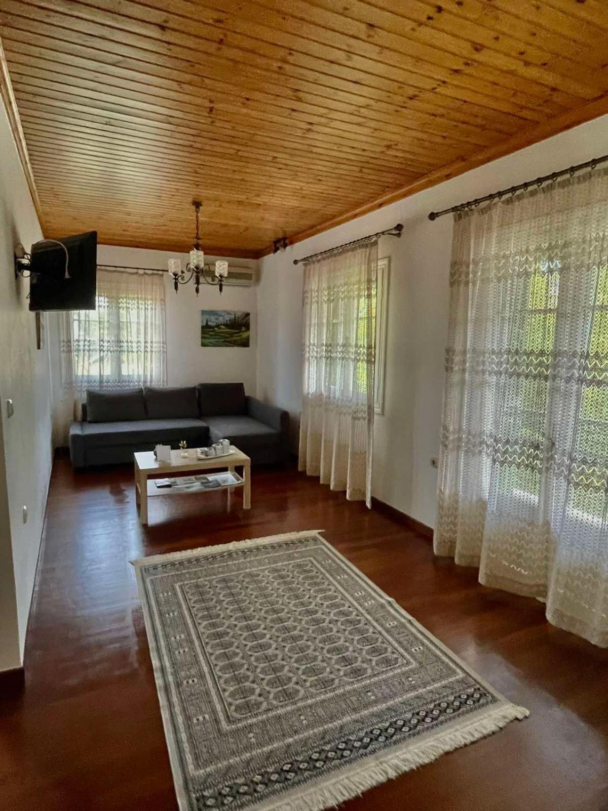 Holiday home Anesis Asprogerakata